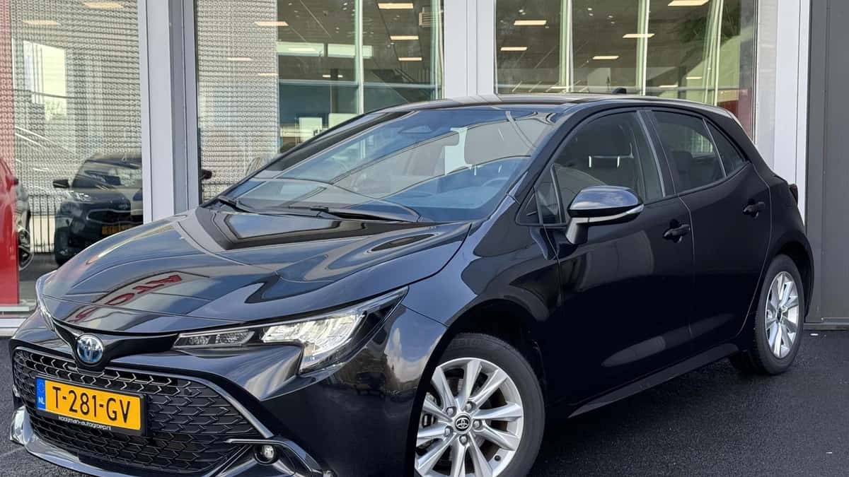 Toyota Corolla (2023) — foto 1