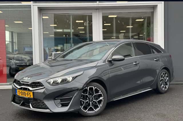 Kia Proceed (2023) thumbnail 1