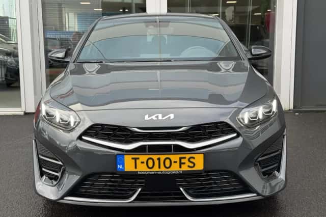 Kia Proceed (2023) thumbnail 2