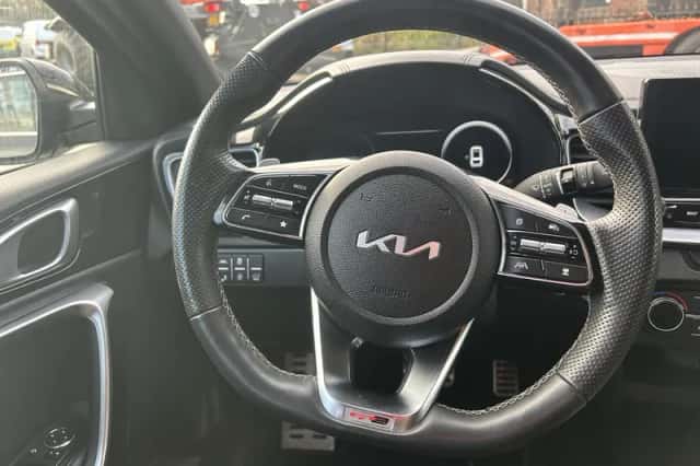 Kia Proceed (2023) thumbnail 12