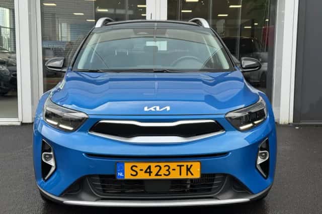 Kia Stonic (2023) thumbnail 2