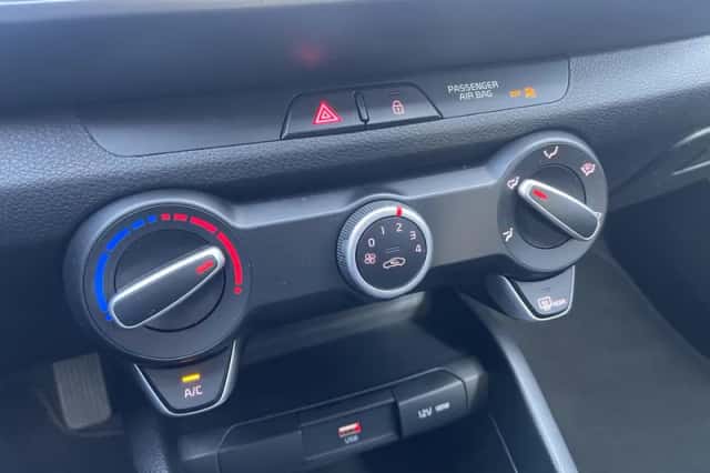 Kia Stonic (2023) thumbnail 17