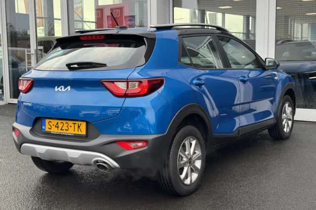 Kia Stonic (2023) thumbnail 6