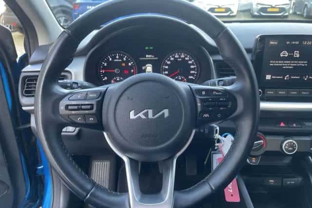 Kia Stonic (2023) thumbnail 8