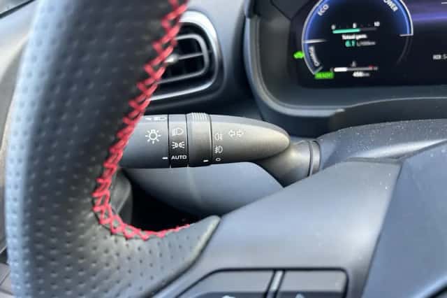 Toyota Yaris Cross (2024) thumbnail 12