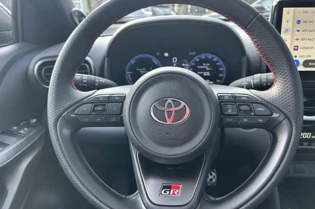 Toyota Yaris Cross (2024) thumbnail 9