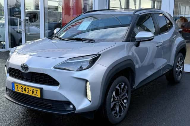 Toyota Yaris Cross (2024) thumbnail 3