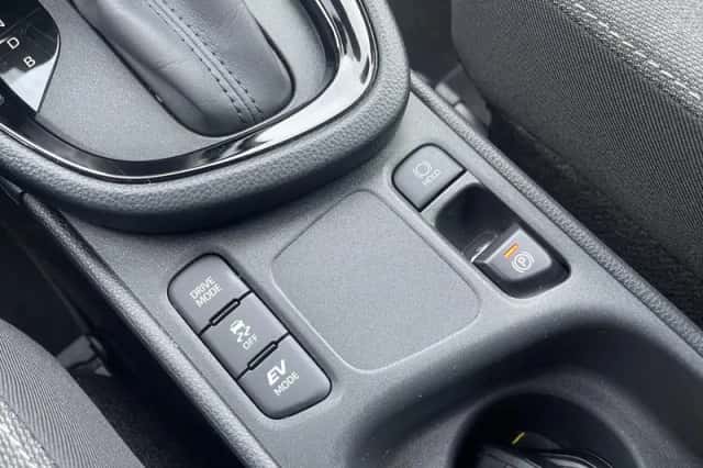Toyota Yaris Cross (2024) thumbnail 23