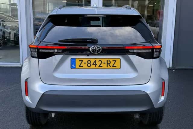 Toyota Yaris Cross (2024) thumbnail 5