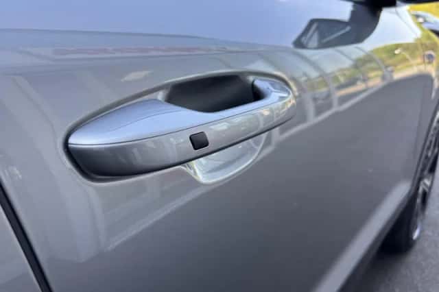 Kia Niro (2024) thumbnail 9