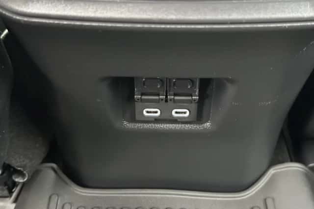 Toyota RAV4 (2024) thumbnail 28