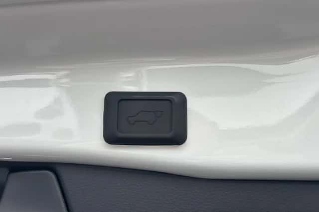 Toyota RAV4 (2024) thumbnail 29