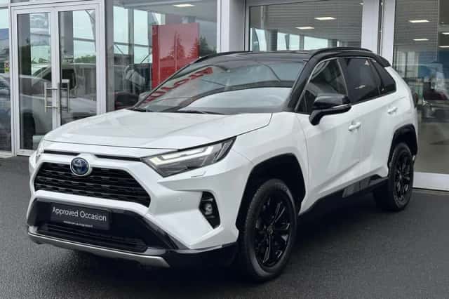 Toyota RAV4 (2024) thumbnail 5
