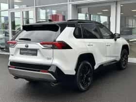 Toyota RAV4 (2024) thumbnail 6