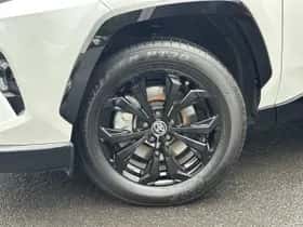 Toyota RAV4 (2024) thumbnail 9