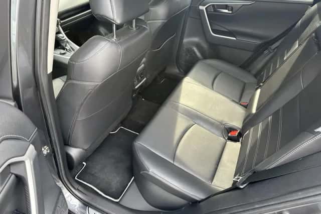 Toyota RAV4 (2022) thumbnail 13