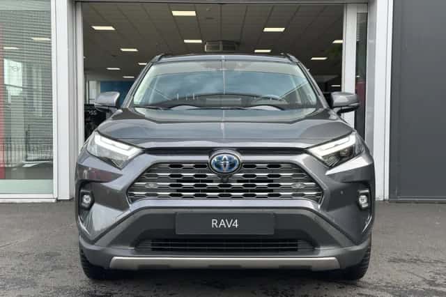 Toyota RAV4 (2022) thumbnail 3