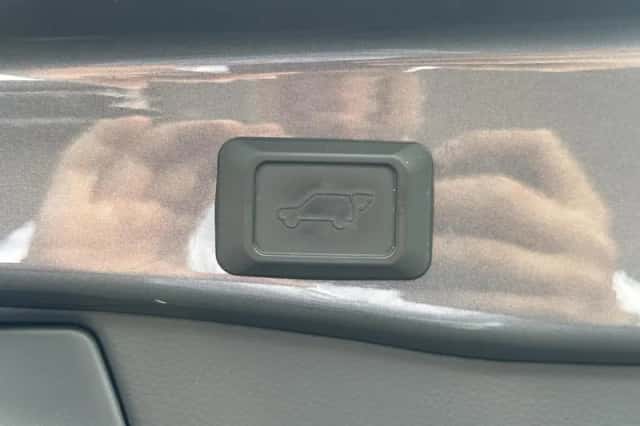 Toyota RAV4 (2022) thumbnail 32