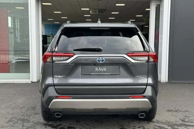 Toyota RAV4 (2022) thumbnail 6