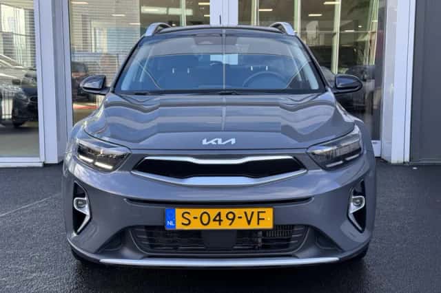 Kia Stonic (2023) thumbnail 2