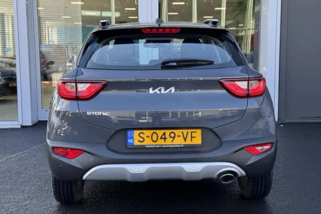 Kia Stonic (2023) thumbnail 5
