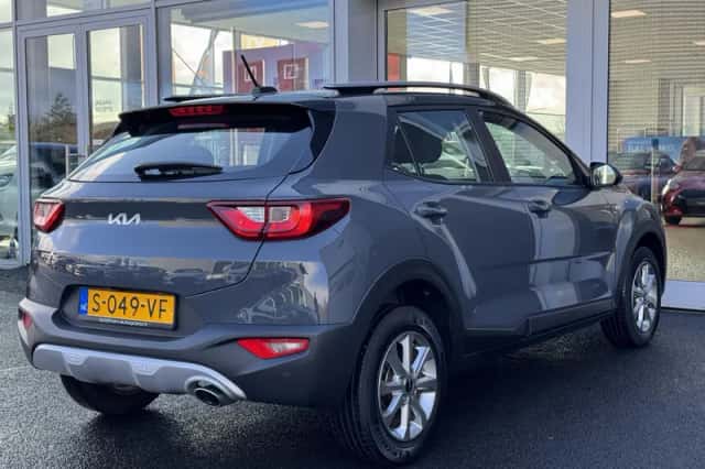 Kia Stonic (2023) thumbnail 6