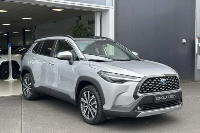 Toyota Corolla (2024) thumbnail 2