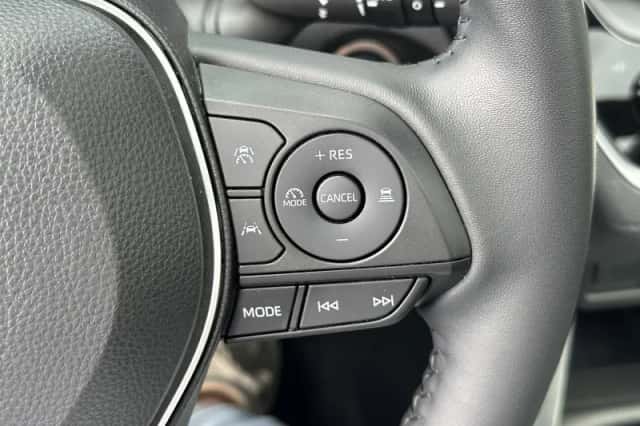 Toyota Corolla (2024) thumbnail 17
