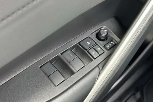 Toyota Corolla (2024) thumbnail 29