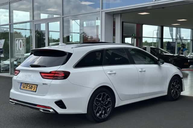 Kia Ceed Sportswagon (2024) thumbnail 3