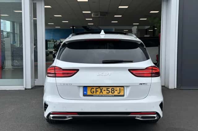 Kia Ceed Sportswagon (2024) thumbnail 4