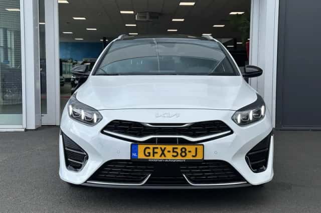 Kia Ceed Sportswagon (2024) thumbnail 9
