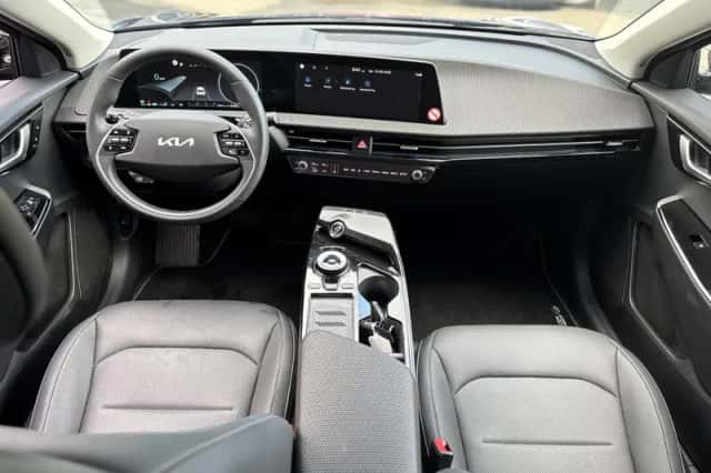 Kia EV6 (2024) thumbnail 8