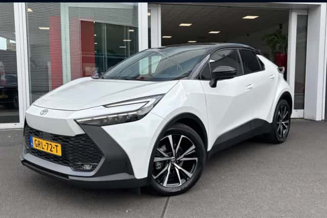 Toyota C-HR (2024) thumbnail 1