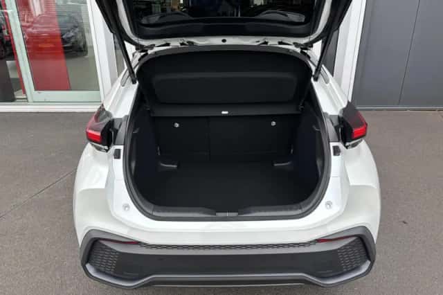 Toyota C-HR (2024) thumbnail 29