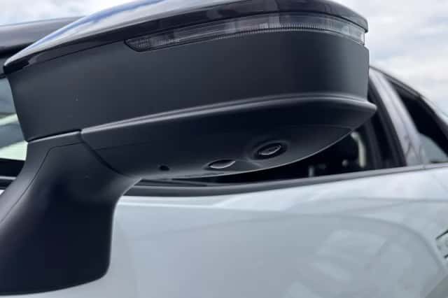Toyota C-HR (2024) thumbnail 31