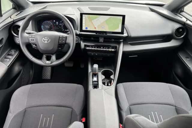 Toyota C-HR (2024) thumbnail 10