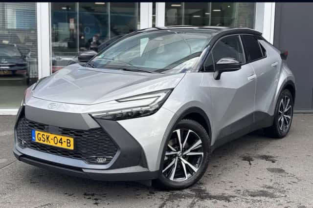 Toyota C-HR (2024) thumbnail 1