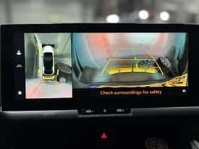 Toyota C-HR (2024) thumbnail 15