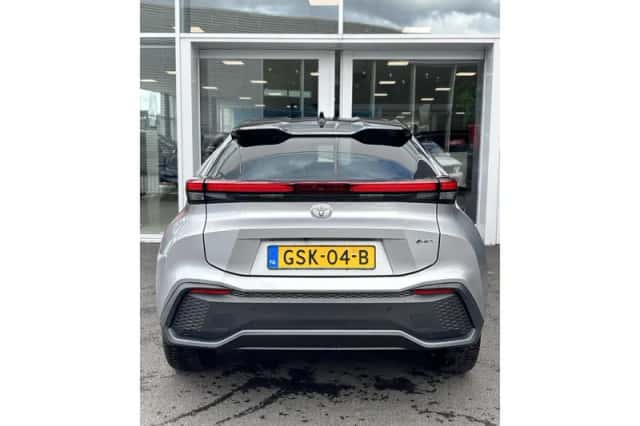 Toyota C-HR (2024) thumbnail 6