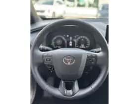 Toyota C-HR (2024) thumbnail 8