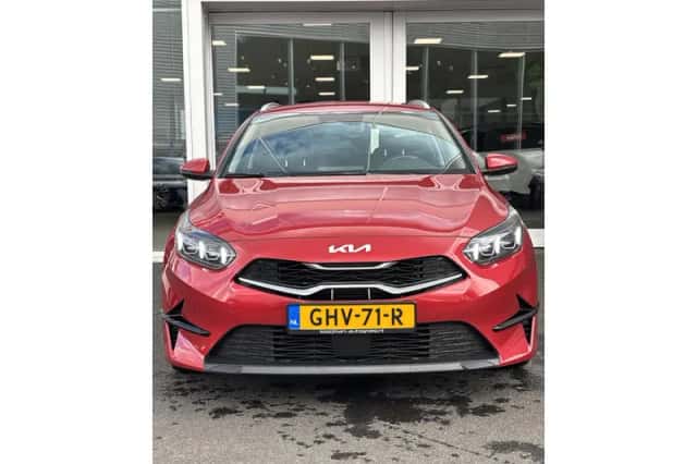 Kia Ceed Sportswagon (2024) thumbnail 2