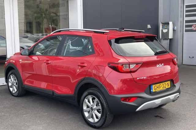Kia Stonic (2024) thumbnail 6