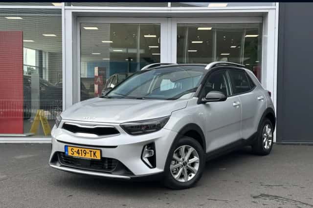 Kia Stonic (2023) thumbnail 1