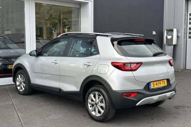 Kia Stonic (2023) thumbnail 7