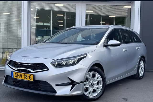Kia Ceed Sportswagon (2024) thumbnail 1