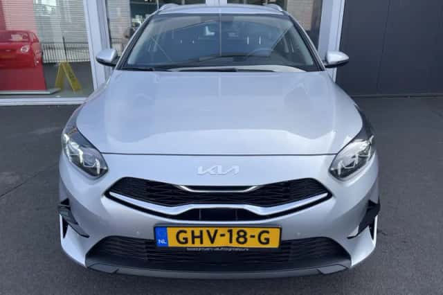 Kia Ceed Sportswagon (2024) thumbnail 2