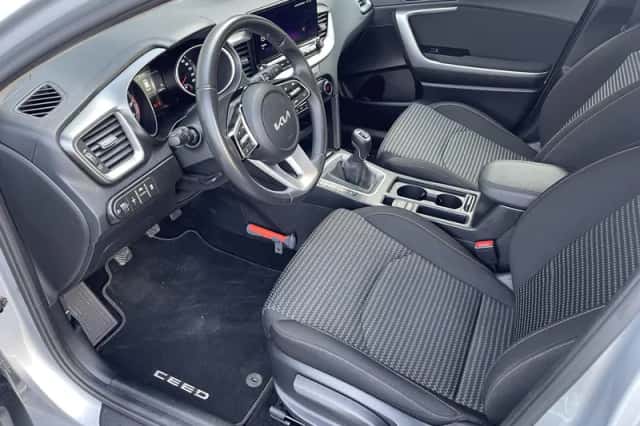 Kia Ceed Sportswagon (2024) thumbnail 11