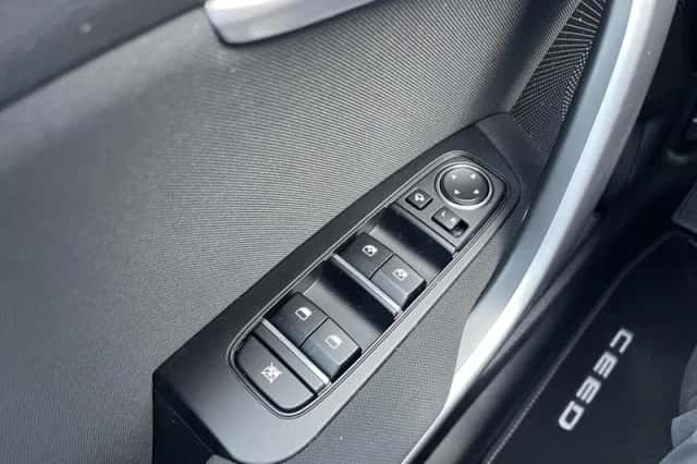Kia Ceed Sportswagon (2024) thumbnail 20