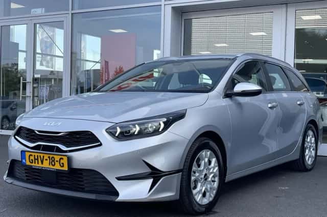 Kia Ceed Sportswagon (2024) thumbnail 5